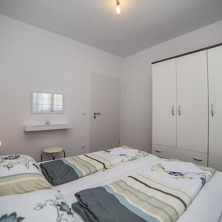 Apartments Kati Omis Bagian luar foto